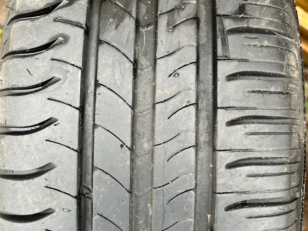 Billede 2 - Fire styk Michelin 205/60 15 på pasat fælge