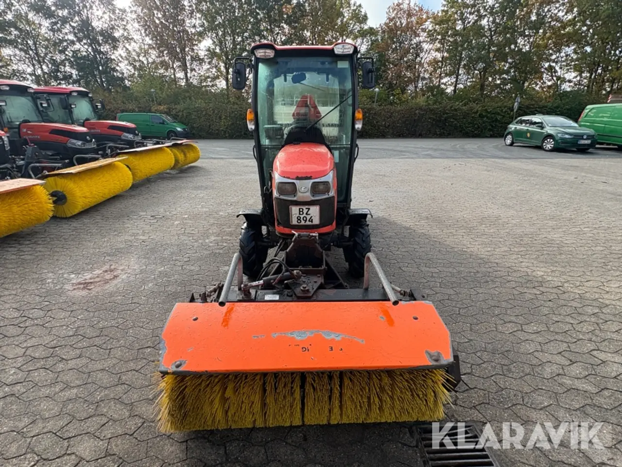 Billede 8 - Traktor Kubota ST371-C med kost og saltspreder
