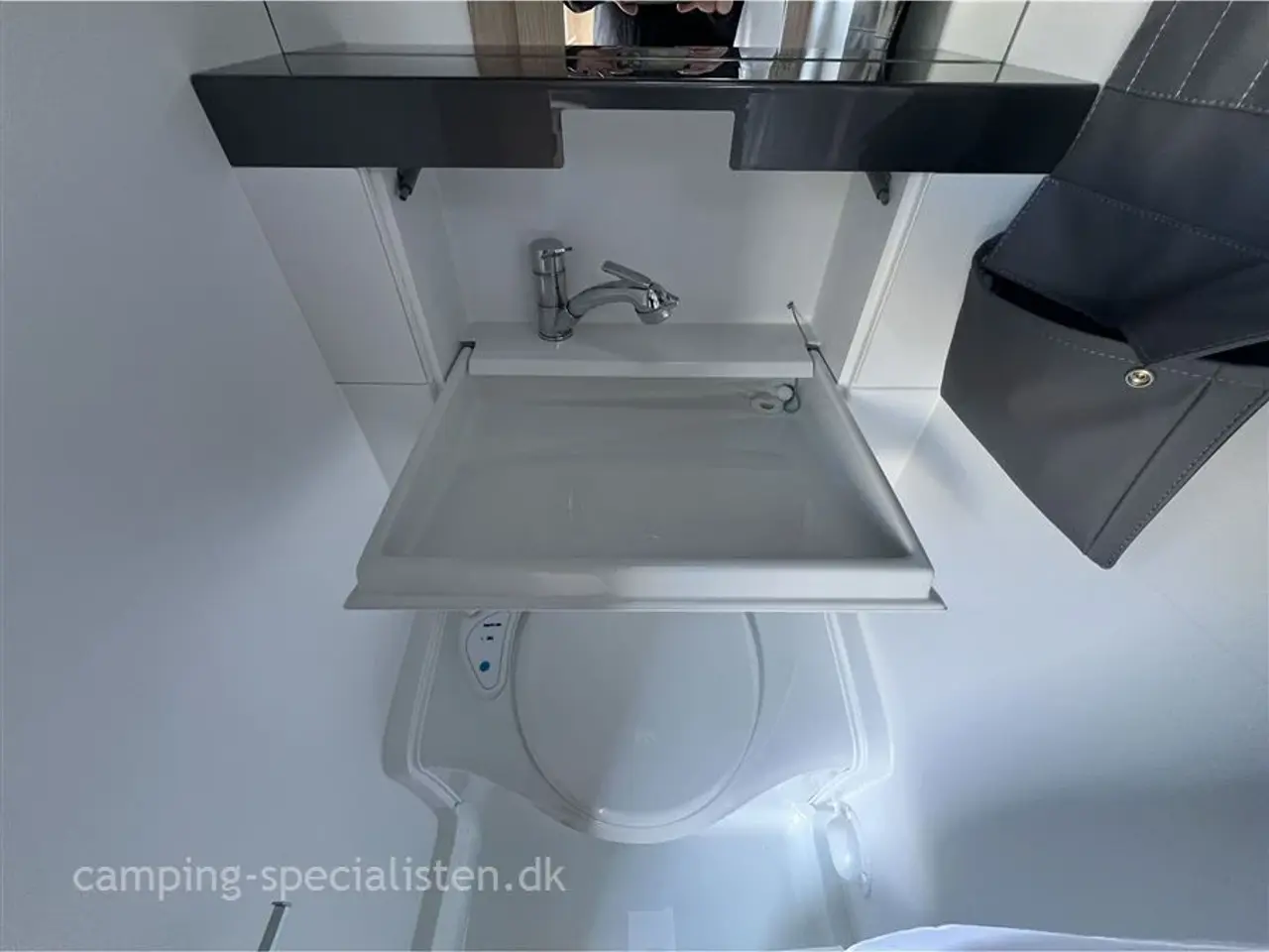 Billede 9 - 2025 - Adria Aviva 400 PS   2025 Adria Aviva 400 PS med 3 meter telt  - se den nu hos Camping-Specialisten.dk