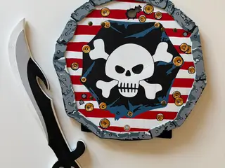 Liontouch piratskjold og sværd