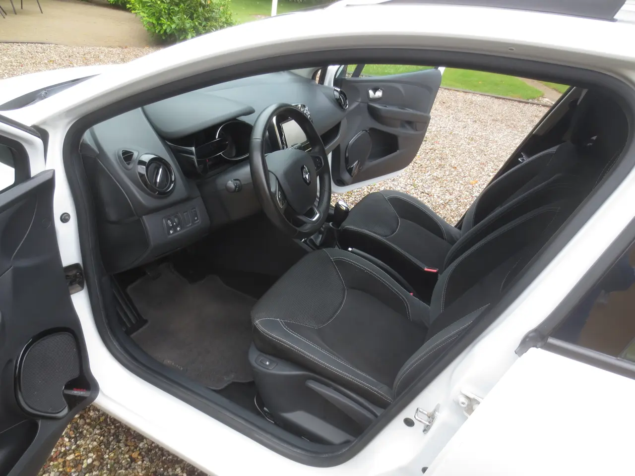 Billede 17 - Pæn Renault Ny Clio 1.5 CD St,car. År 18.