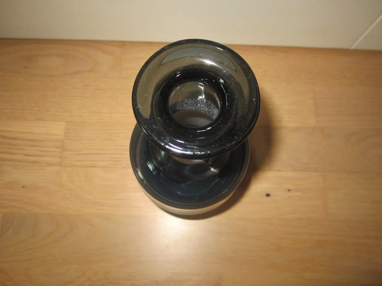 Billede 6 - Særpræget røgfarvet vase ca 19 cm i højden