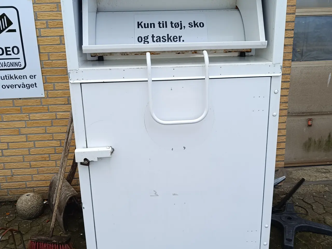 Billede 3 - Tøj container