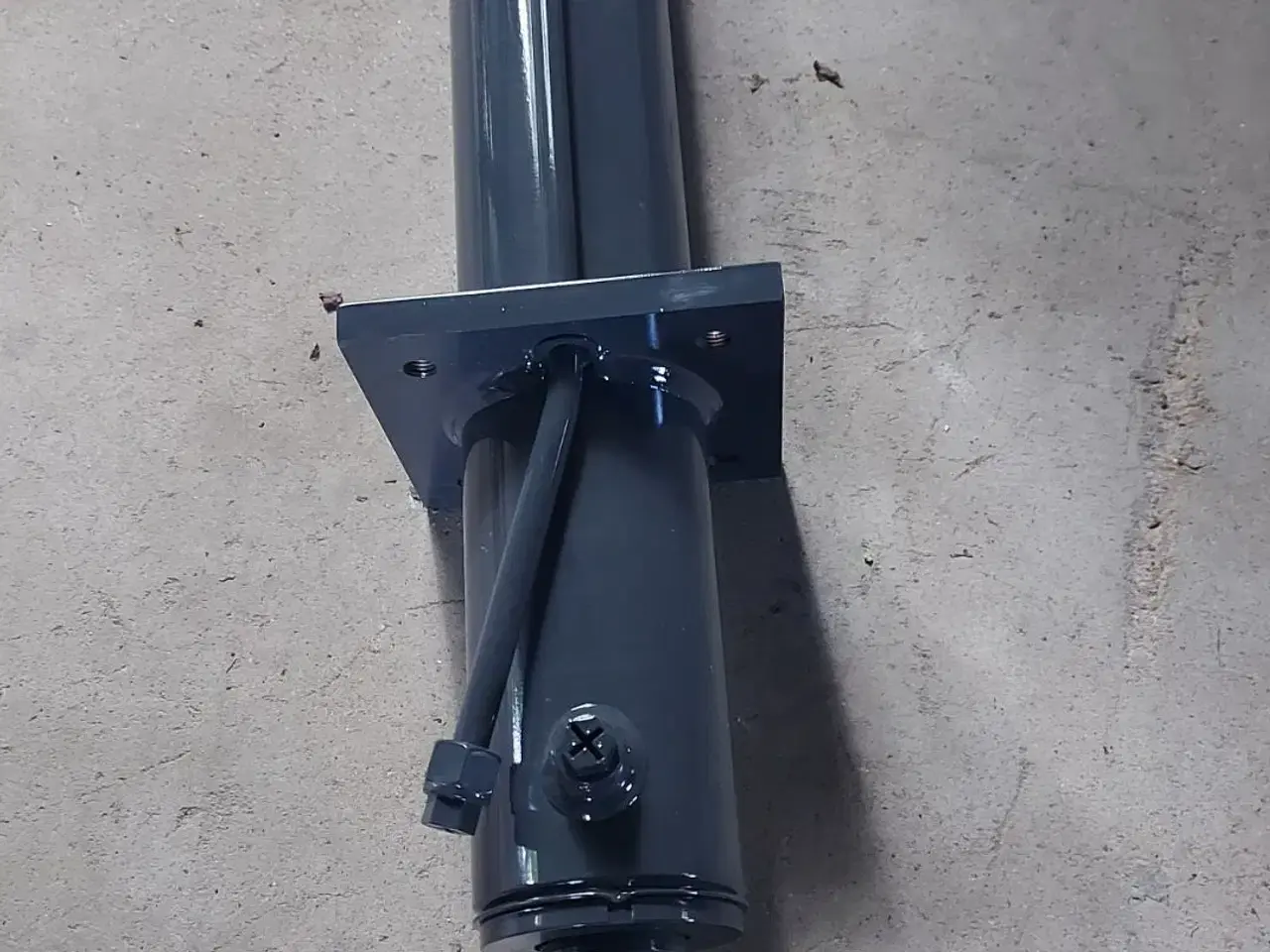Billede 1 - Cylinder, evt. til trækløver