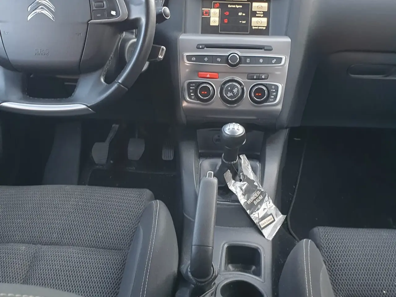 Billede 10 - CITROËN C4 2016 1,6 4-dørs m. bagklap Grøn ejerafg