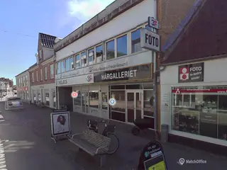 Stort kontorlejemål tæt på S-tog og med gode parkeringsforhold