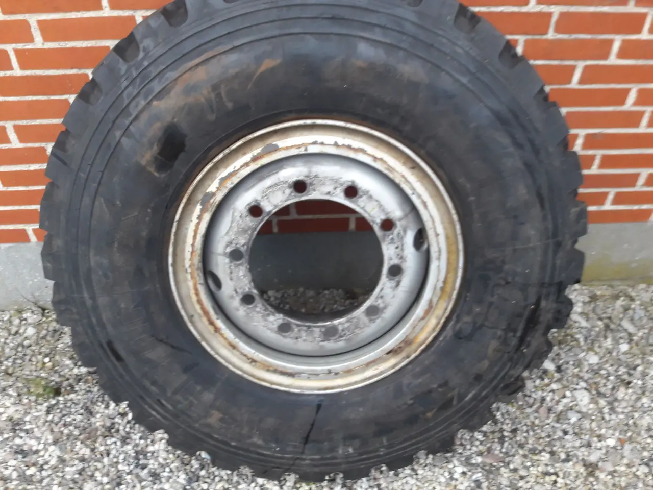 Billede 2 - Michelin 365/85 R20 XZL med fælg