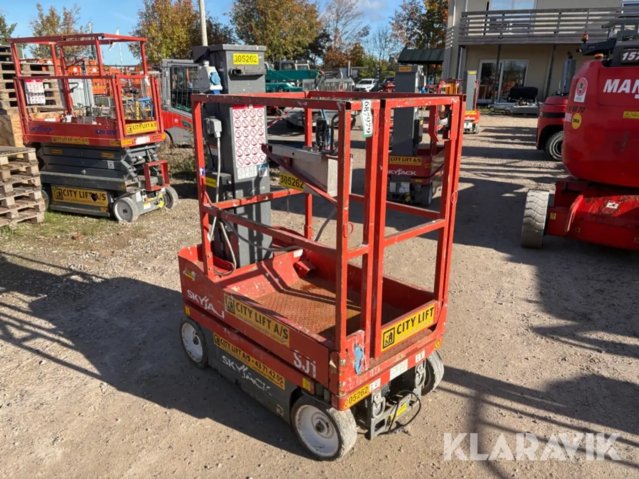 Billede 2 - Søjlelift SkyJack SJ12