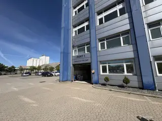 Velholdt værksted/lager med kontor – 249 m² md egen port
