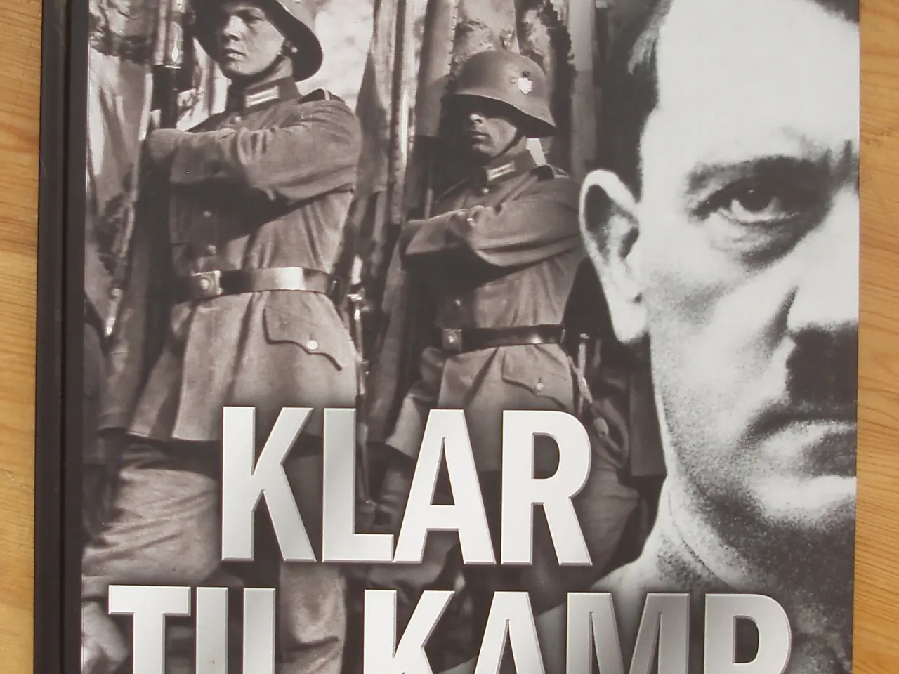Billede 1 - En verden i krig; Klar til kamp