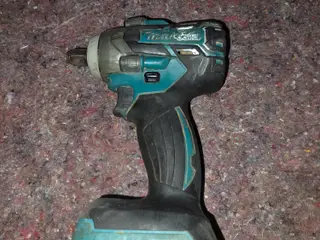 Makita DTW285 18V slagnøgle