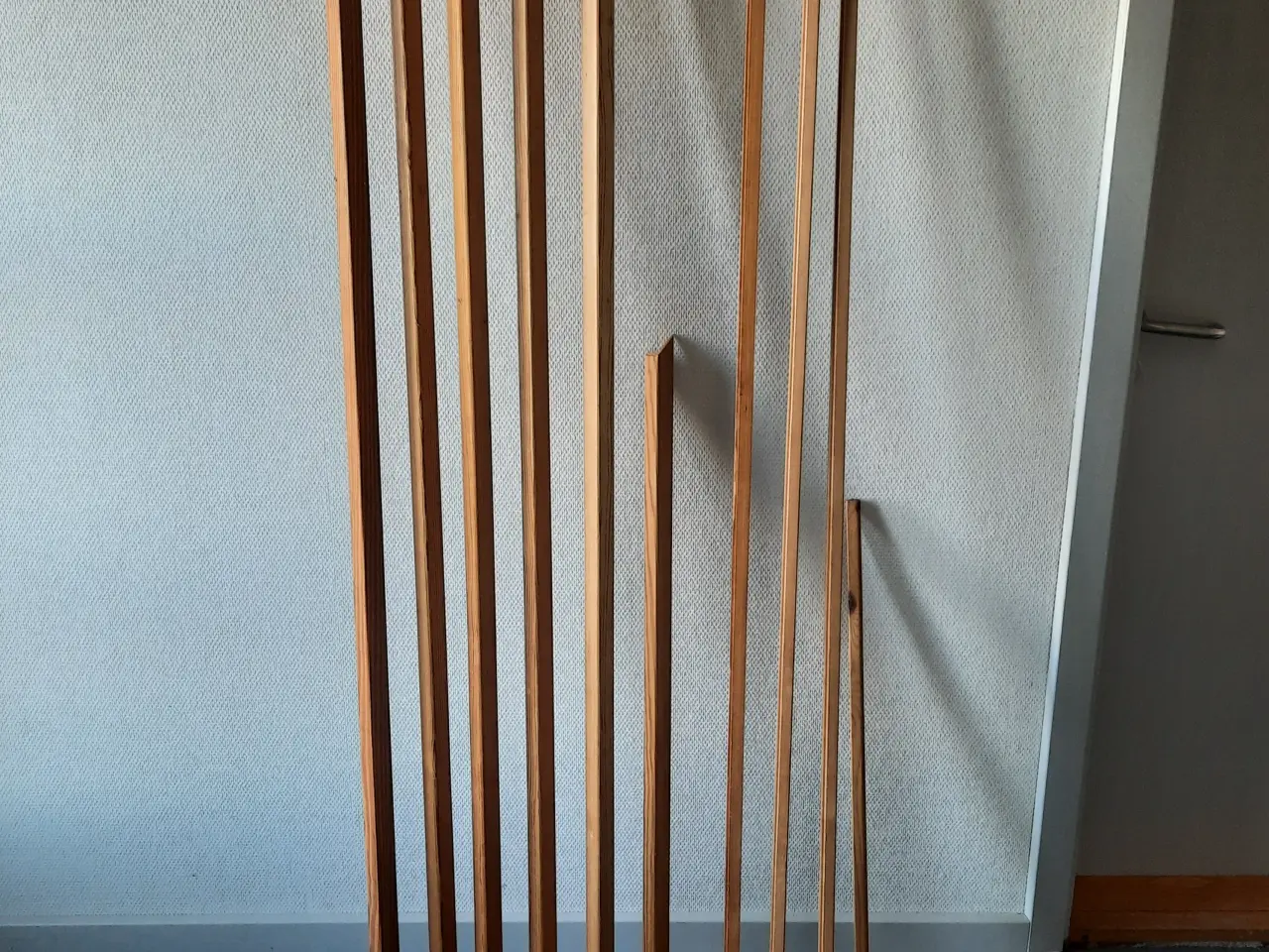 Billede 2 - Fyretræ.10m.vinkellister 25X25mm. 0g 7m.skyggelist