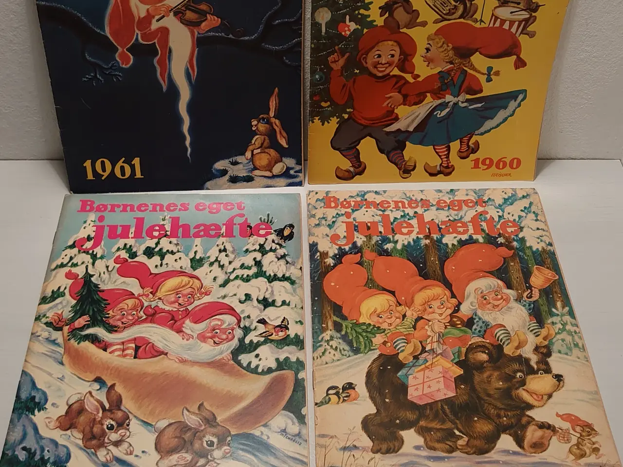 Billede 1 - 4 stk "Børnenes eget Julehæfte" fra 1960-67. Pæne.