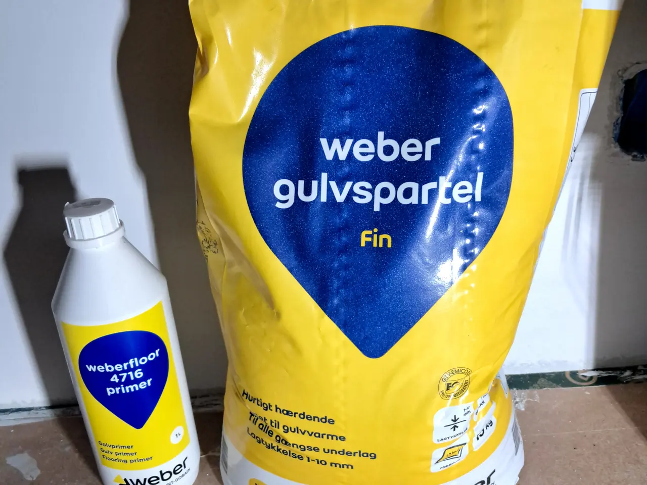 Billede 1 - Gulvspartel og primer