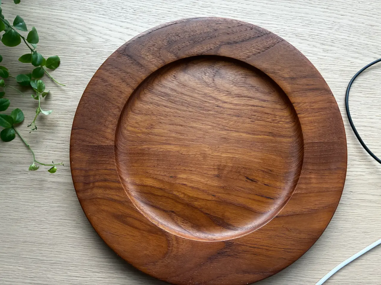 Billede 1 - 7 stk. teak dækketallerkner,  "Wiggers Denmark"