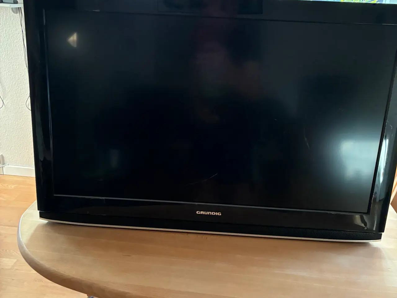 Billede 1 - 32”flad-tv med fjernbetjening 