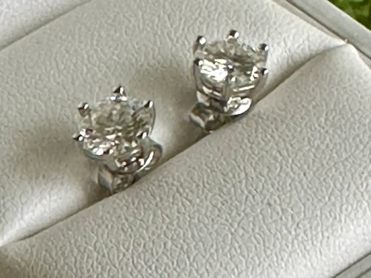 Billede 4 - Nye ørestikker med moissanite og certifikat sælges