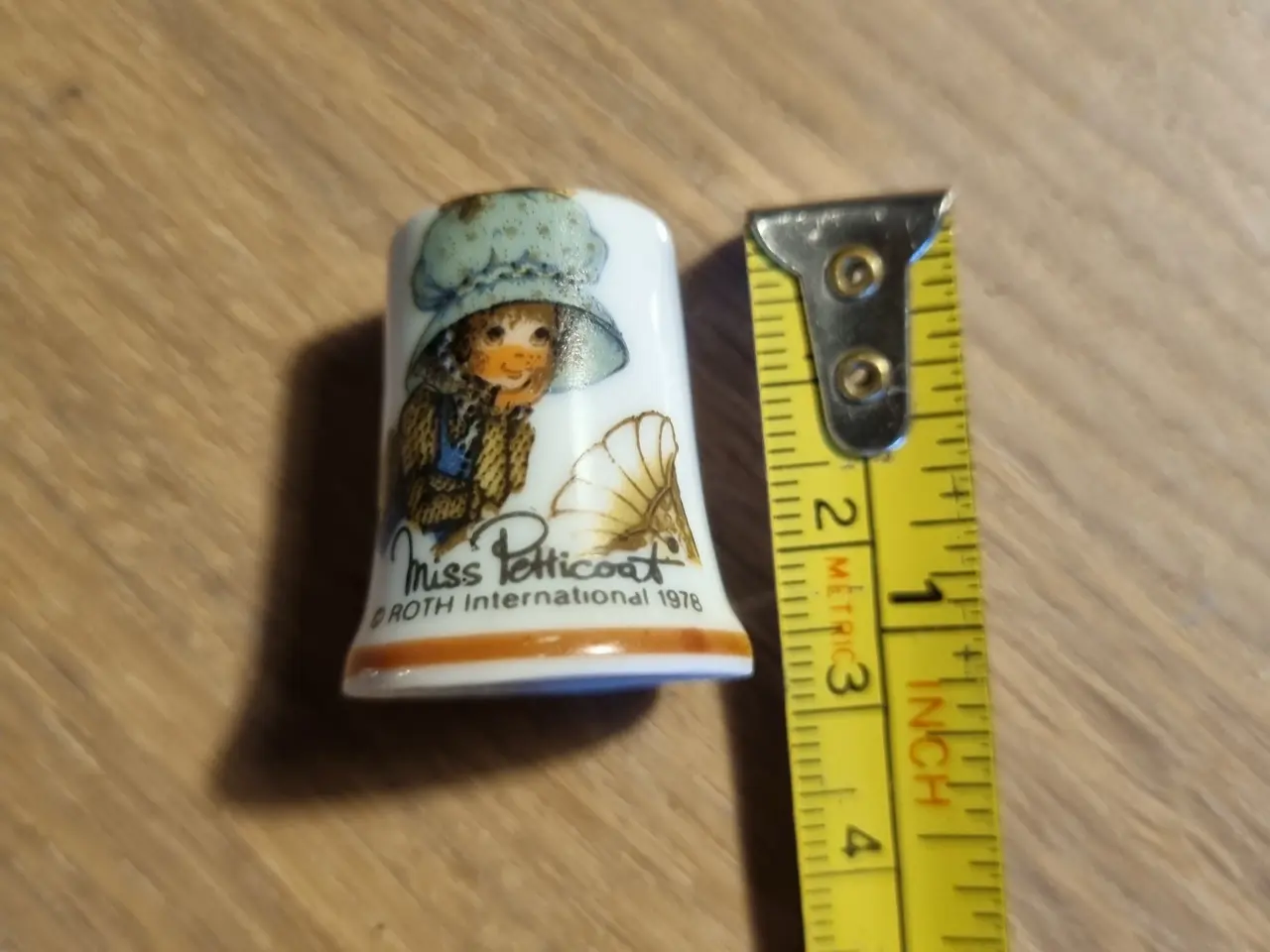 Billede 3 - Miss Petticoat fingerbøl
