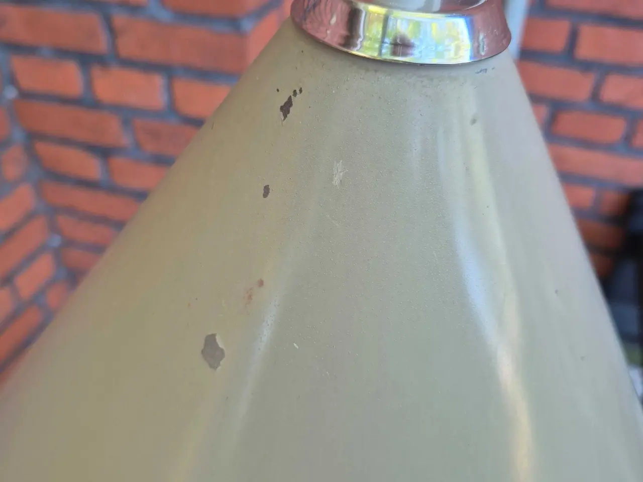 Billede 10 - Grå kegleformet retrolampe med fine perforeringer