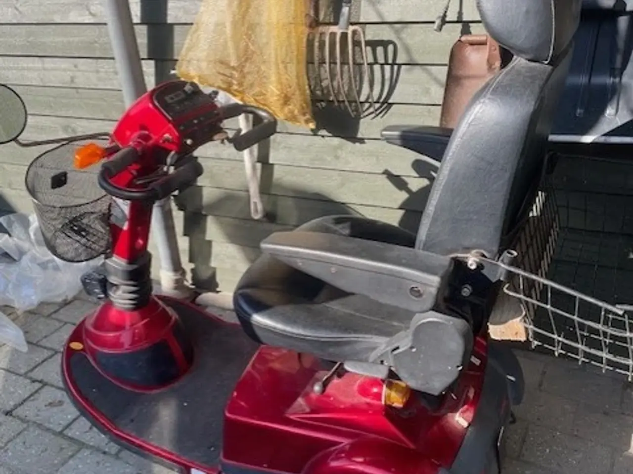 Billede 1 - 3 hjulet scooter med kurve
