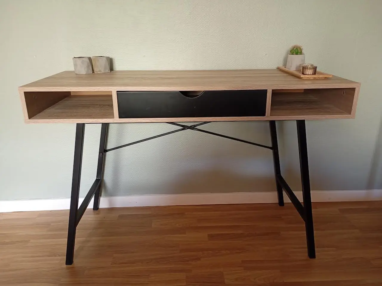 Billede 1 - Skrivebord