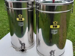 Rustfri tappespande 50 kg fra CFM, 2 stk.