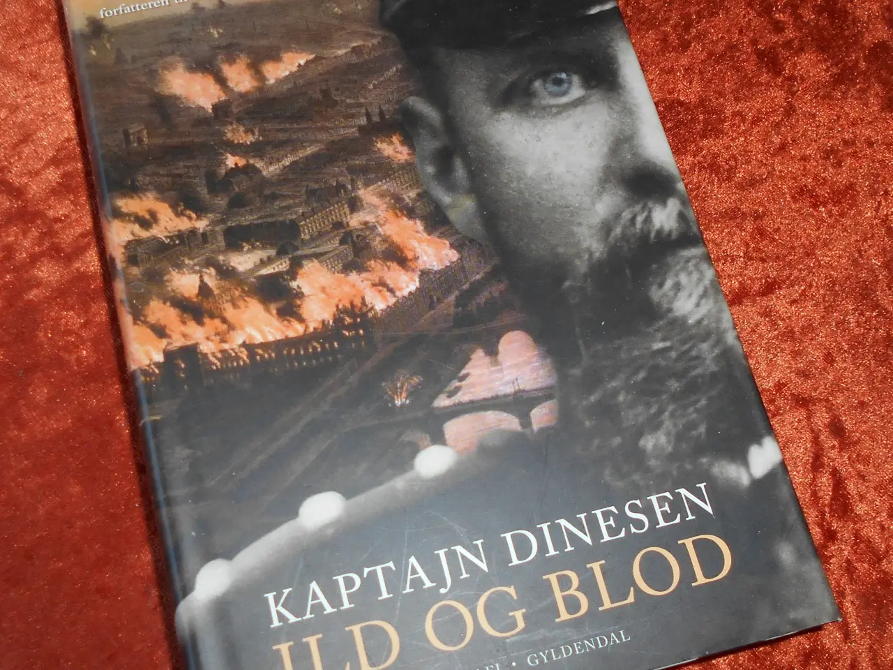 Billede 1 - Kaptajn Dinesen - Ild og blod, Tom Buk-Swienty, 
