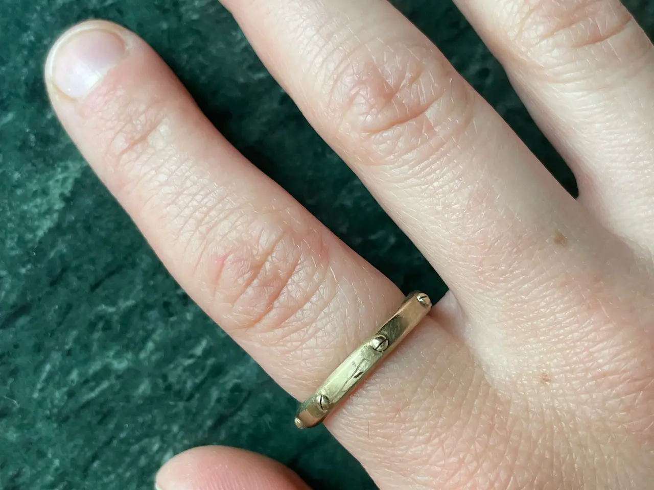 Billede 10 - Jane Kønig forgyldt ring med skruer