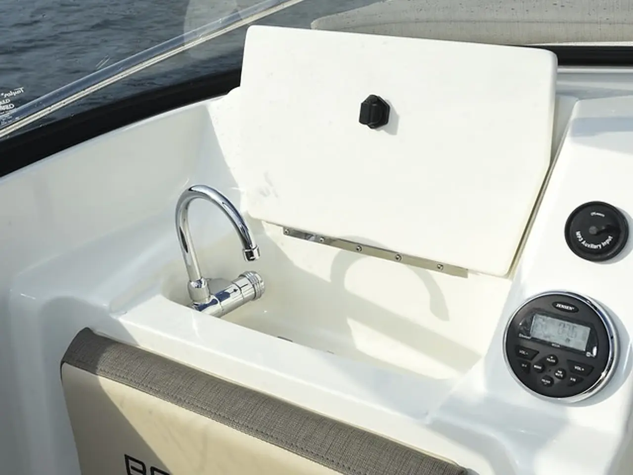 Billede 7 - Bayliner VR5 Cuddy med F150 Mercury-EFI XL 3,0L  - inkl. udstyr