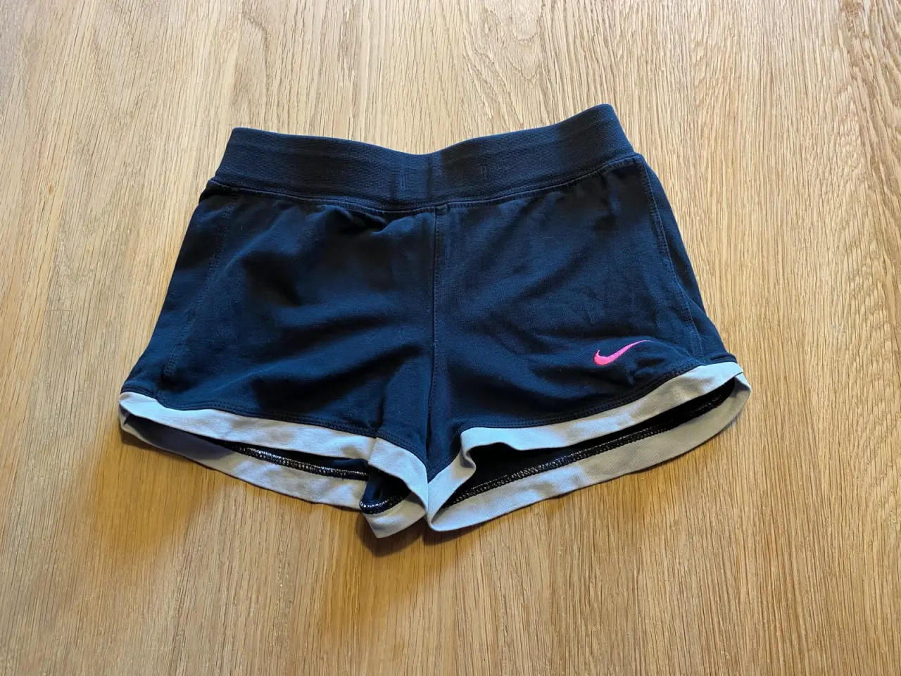 Billede 8 - Tshirt, shorts, leggings, badedragter, badekåbe