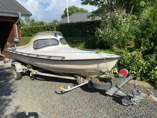 MOPA havjagtbåd med Mariner påhængsmotor