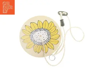 Træsæde med solsikkemotiv og reb fra H&M (str. Ø 30 cm)