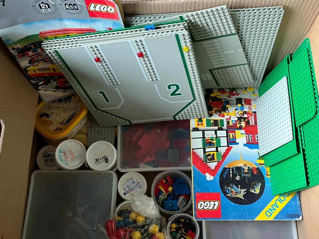 Billede 3 - En hel flyttekasse med Legoklodser