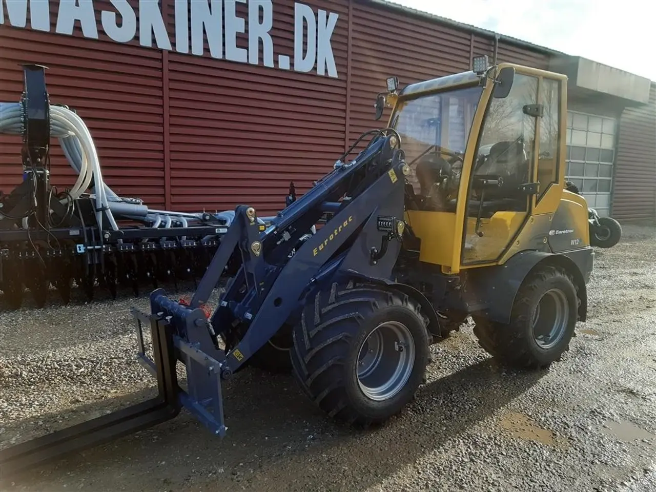 Billede 9 - Eurotrac W12 F  mellem tårn
