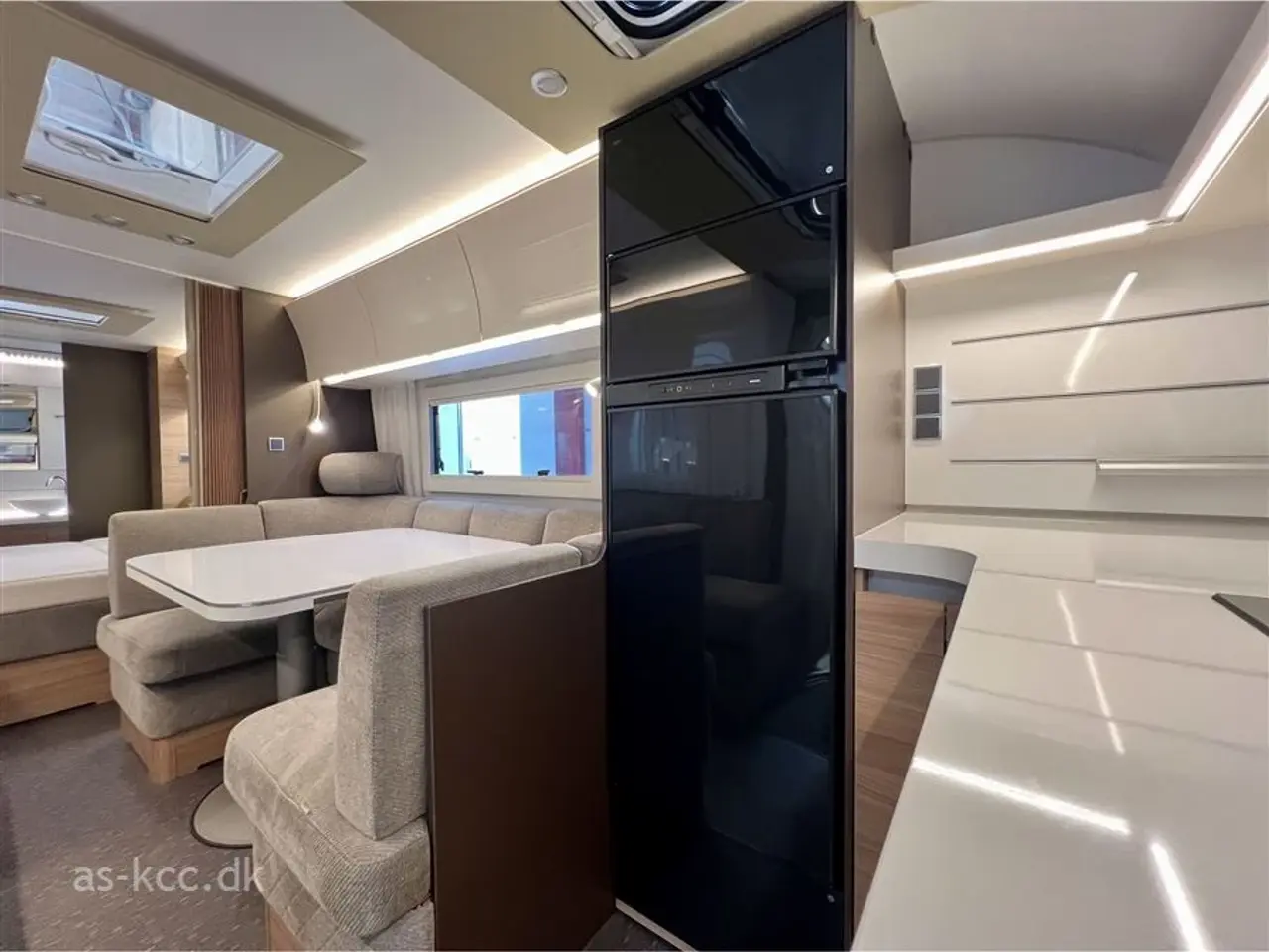 Billede 8 - 2021 - Adria Alpina 663 HT Alde Centralvarme Adria Alpina 663 HT årg. 2021. 4 sovepladser, 6 siddepladser
