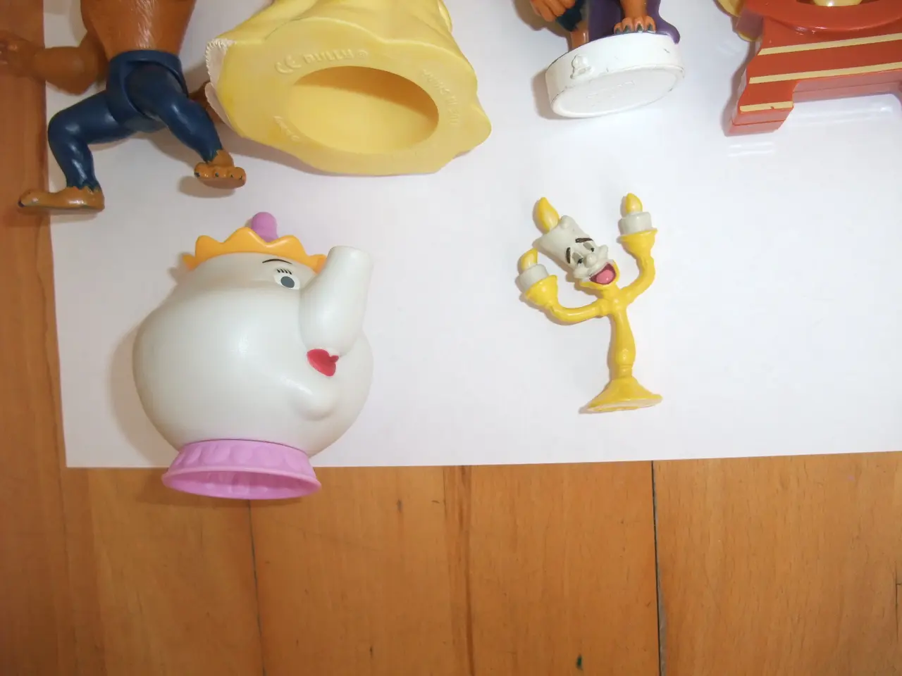 Billede 4 - Skønheden og Udyret Figurer