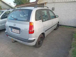 Hyndai matrix 1,6 Benzi,