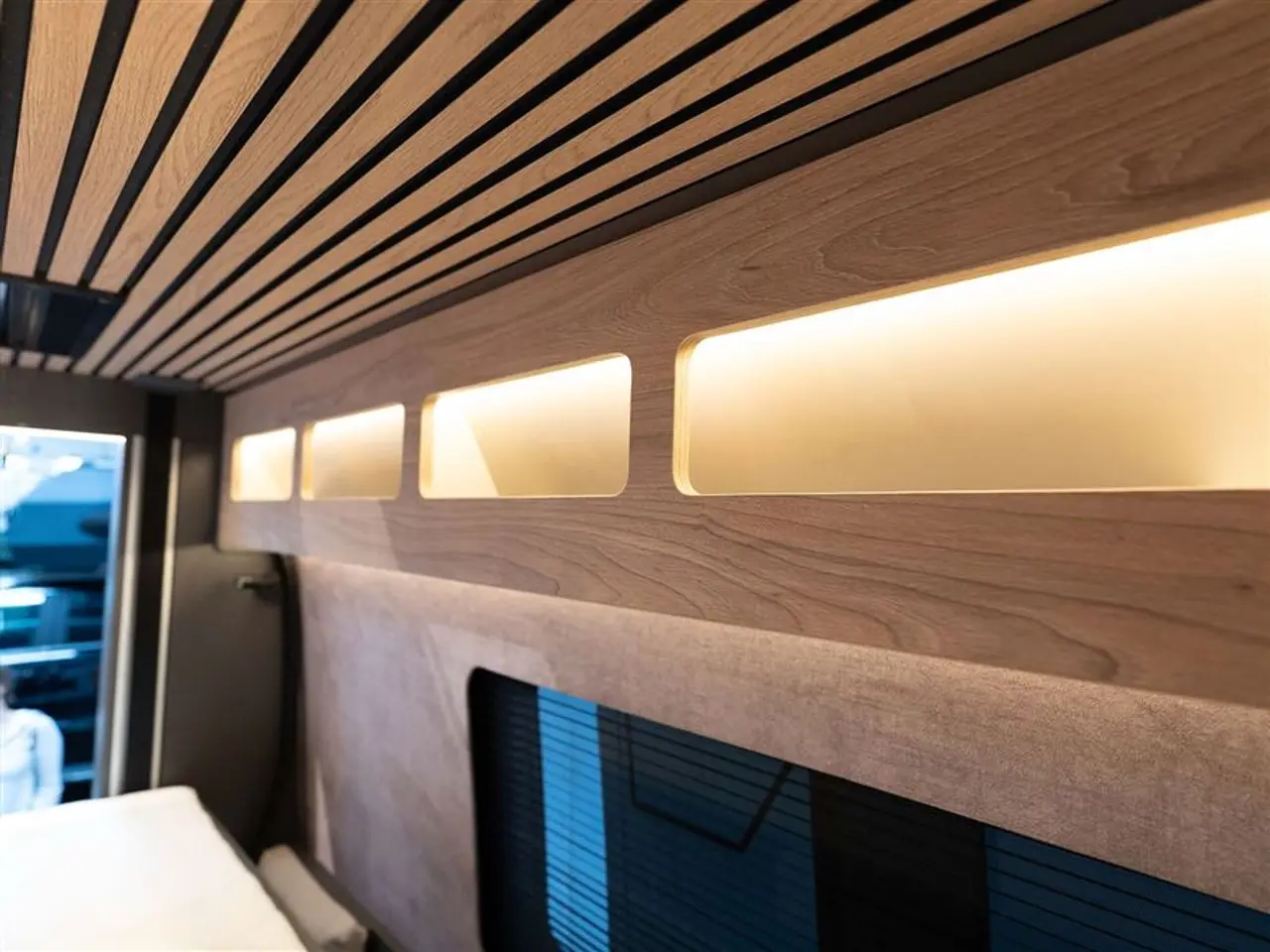 Billede 58 - 2027 - Nomade Nation Space S STEALTH VAN MED LOUNGE I SKANDINAVISK DESIGN