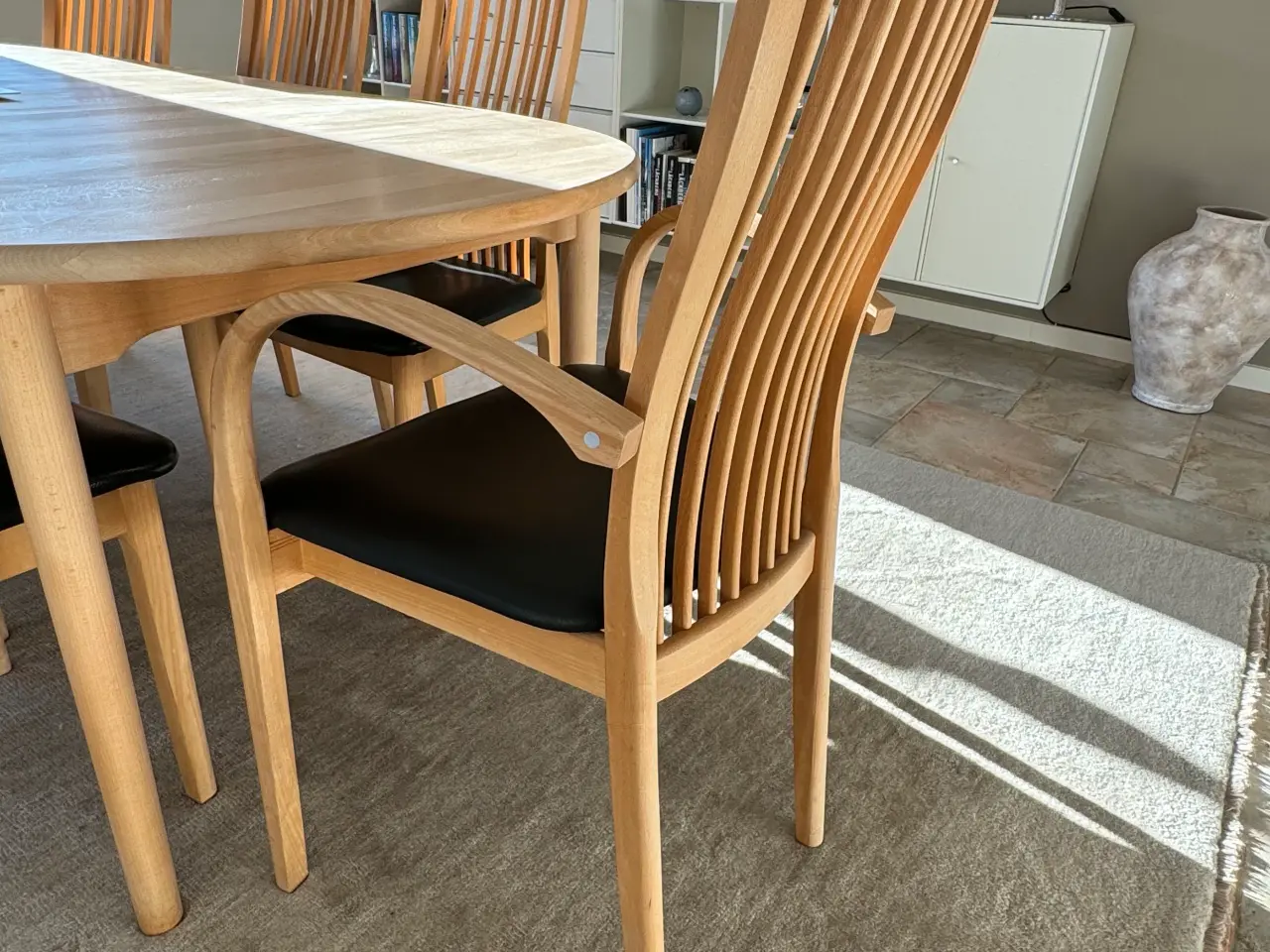 Billede 3 - Spisebordsstole, meget velholdte