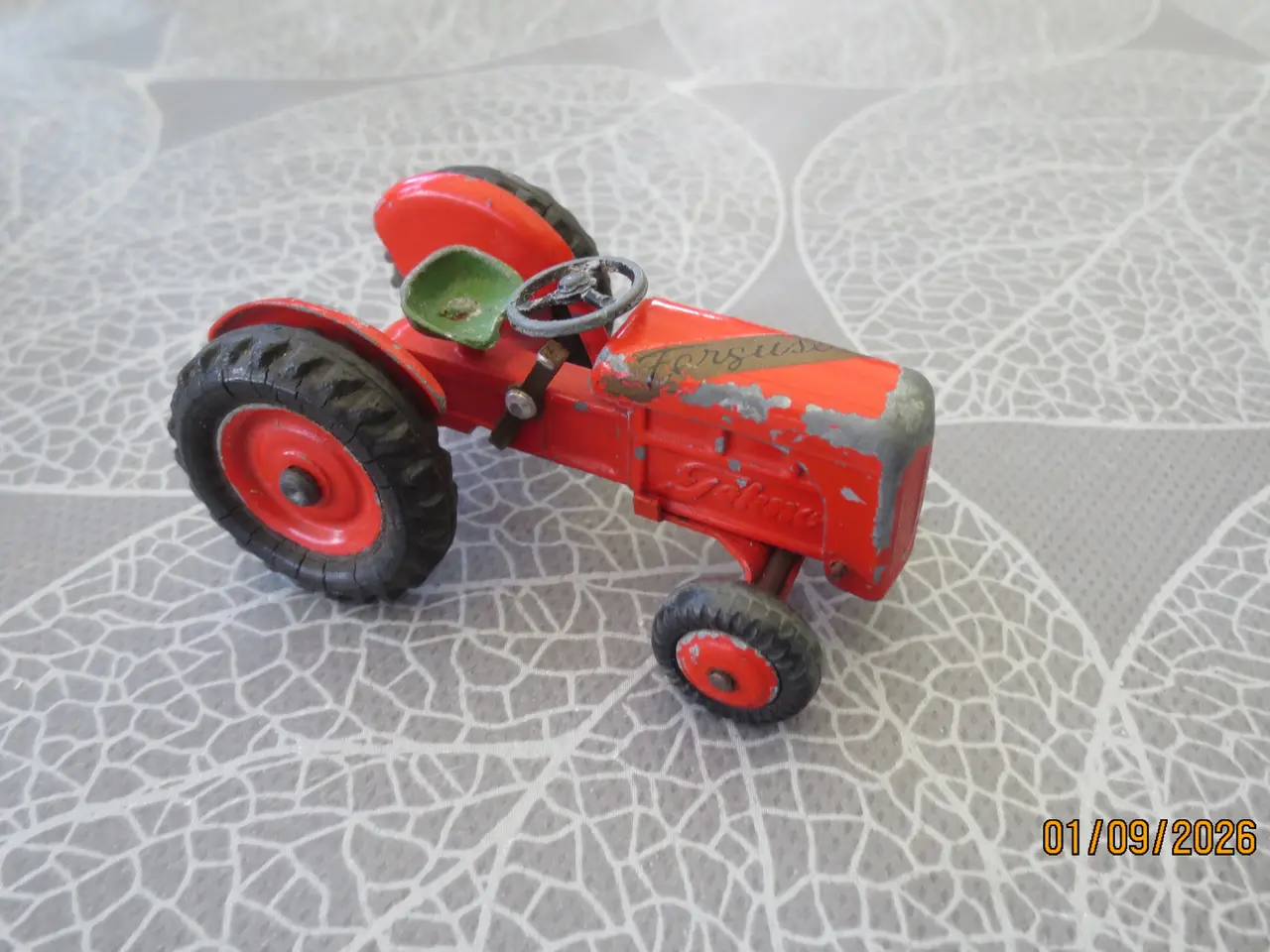 Billede 3 - 1 stk Modeltraktor Tekno Ferguson og Harve