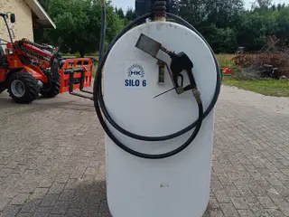 Roug 1200 liters Olietank. med El pumpe