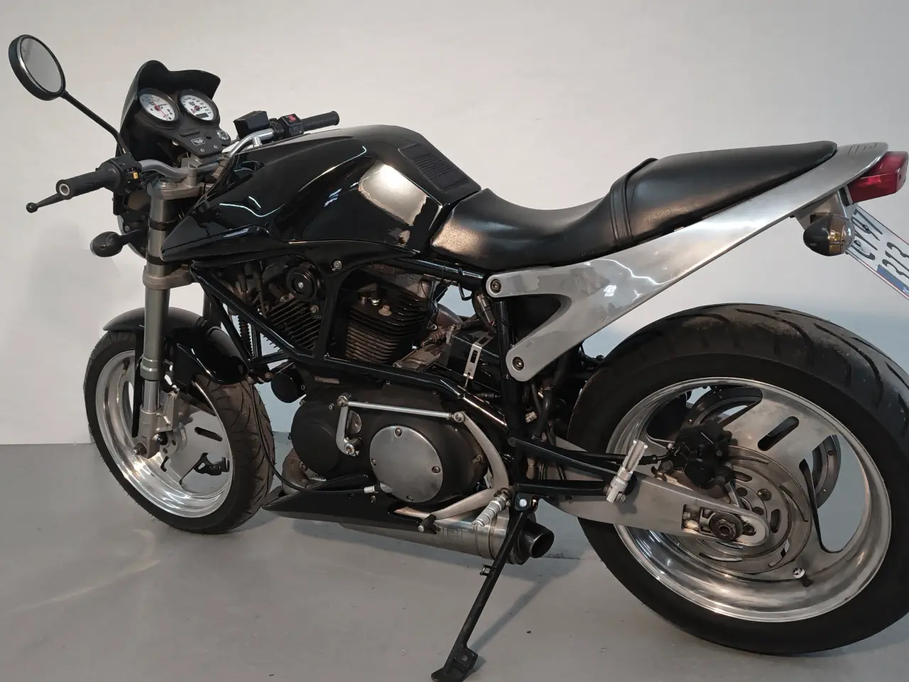 Billede 2 - Flot og velholdt tubeframe 2000 Buell X1 Lightning