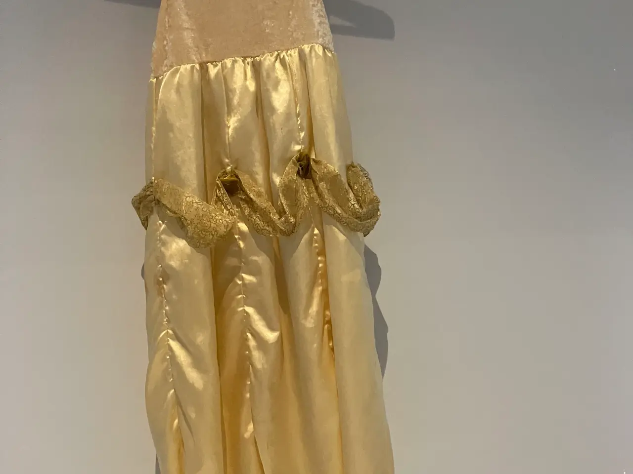 Billede 7 - 3 /galla/teater/selskabskjoler