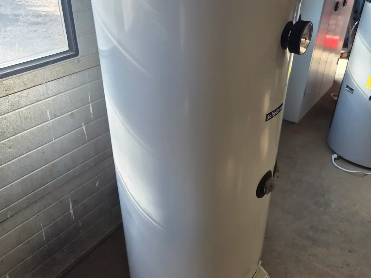 Billede 2 - 300L Solvarmebeholder/Akkumuleringstank 2 spiralle