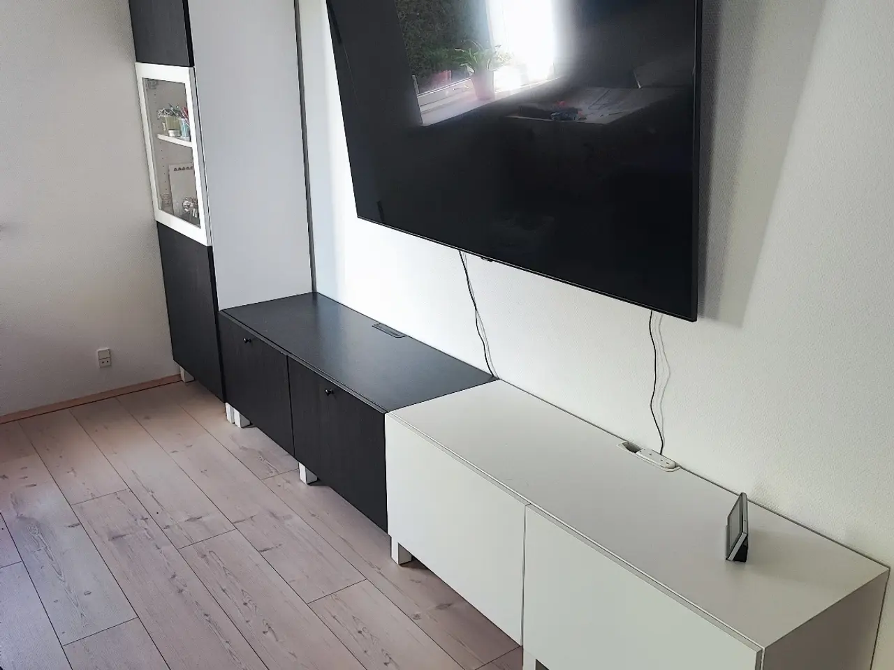 Billede 1 - Ikea skabe sælges