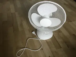 Bordventilator sort og hvid