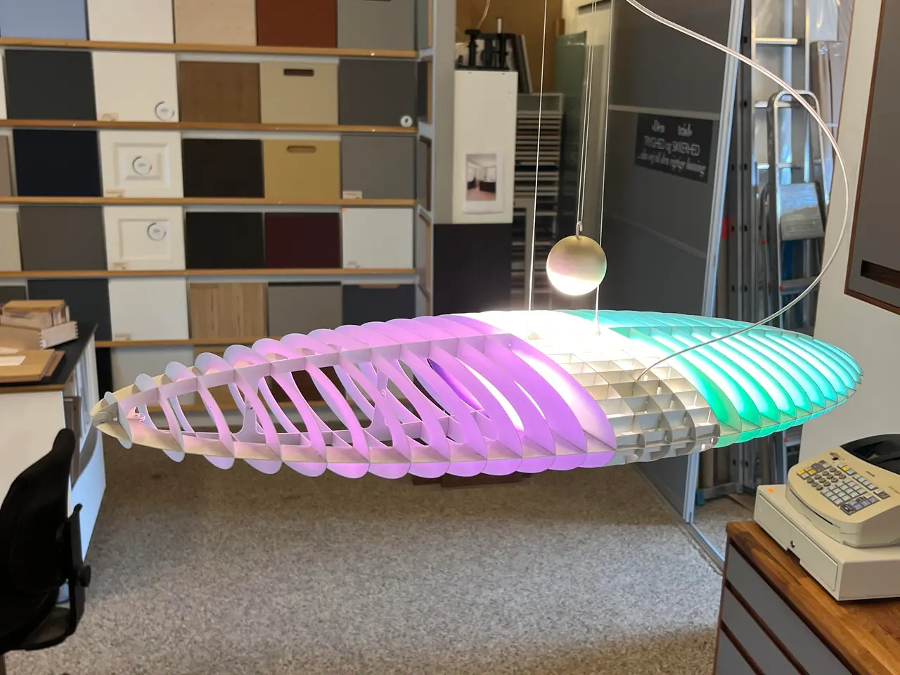 Billede 2 - Lampe pendel med farvet lys