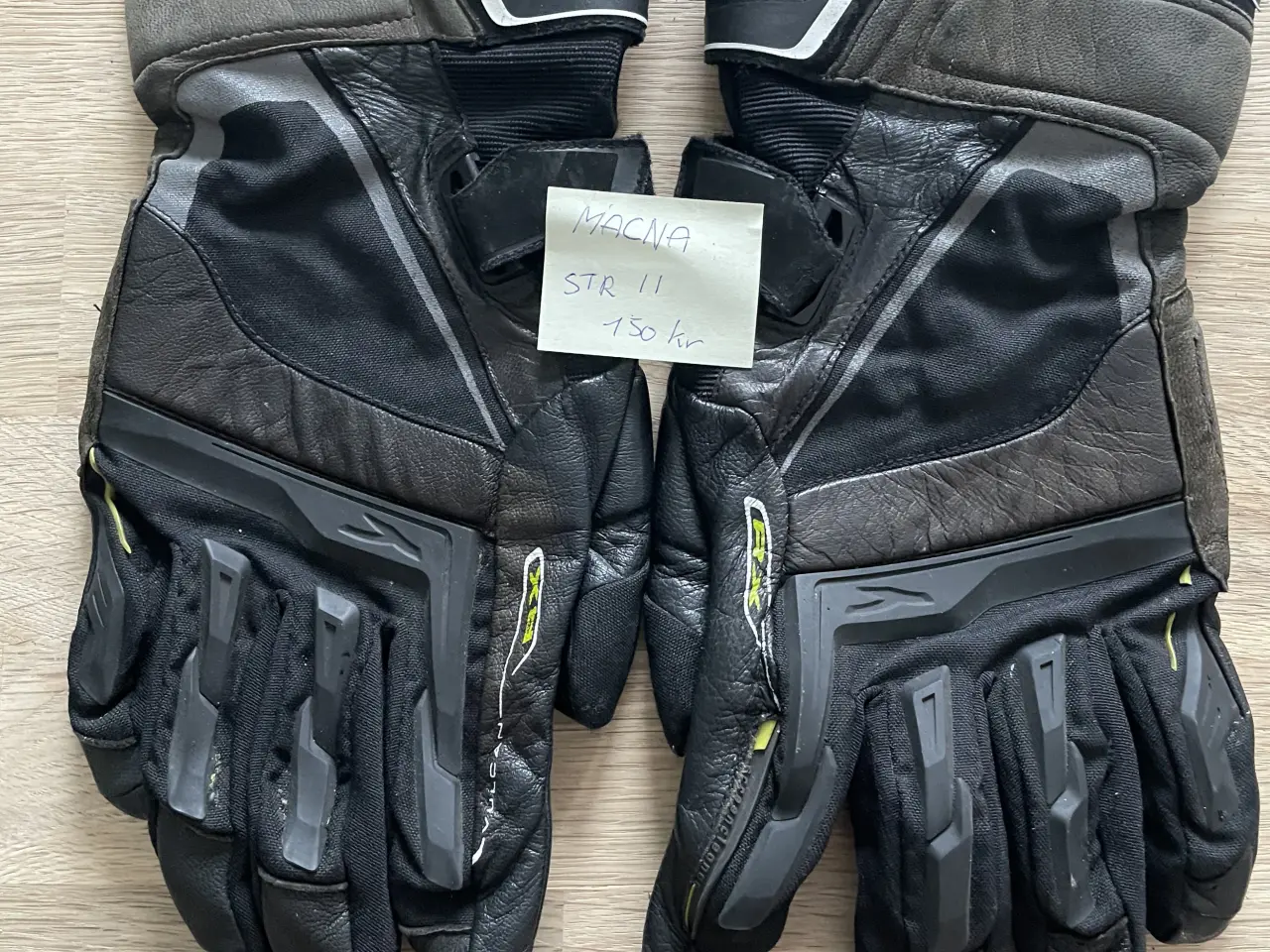 Billede 3 - Div mc handskerne frit valg 250kr