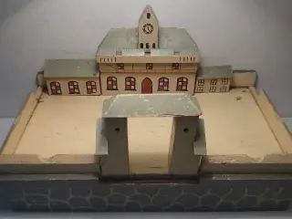 Fængselslegetøj: Træborg antagelig fra 1950´erne.