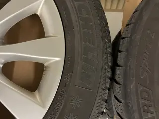 Originale Audi alu-fælge med dæk